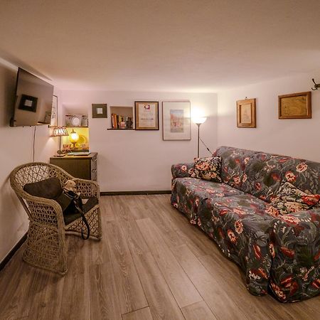 Petrella'S Point Studio With Ac Вернацца Экстерьер фото